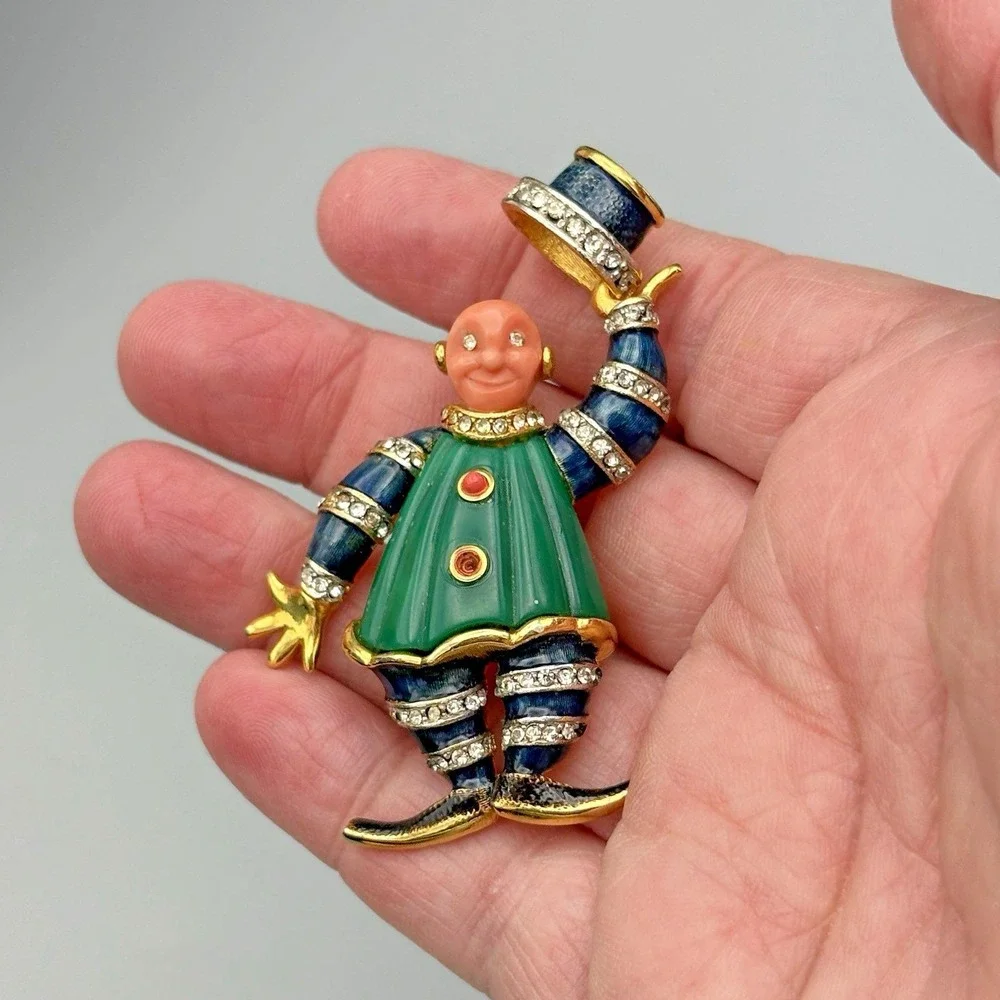 Vintage Hattie Carnegie Brooch Pin Clown Coral Jade Enamel READ